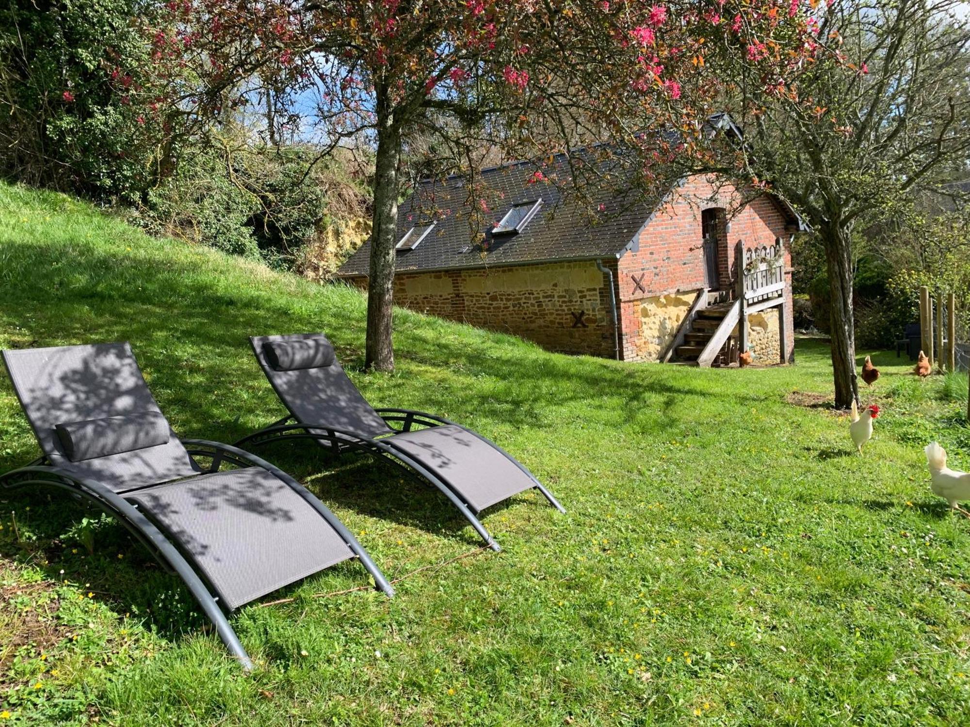 Gite "Le Refuge" Dans Un Domaine De 7Ha Au Calme Vimoutiers Exterior foto